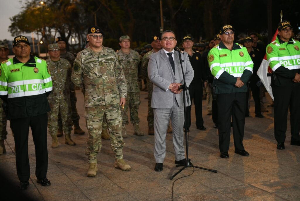 El Ministro del Interior advierte que el paro de transportistas pierde su objetivo cuando se convierte en actos violentos. Hasta 23 personas han sido detenidas.